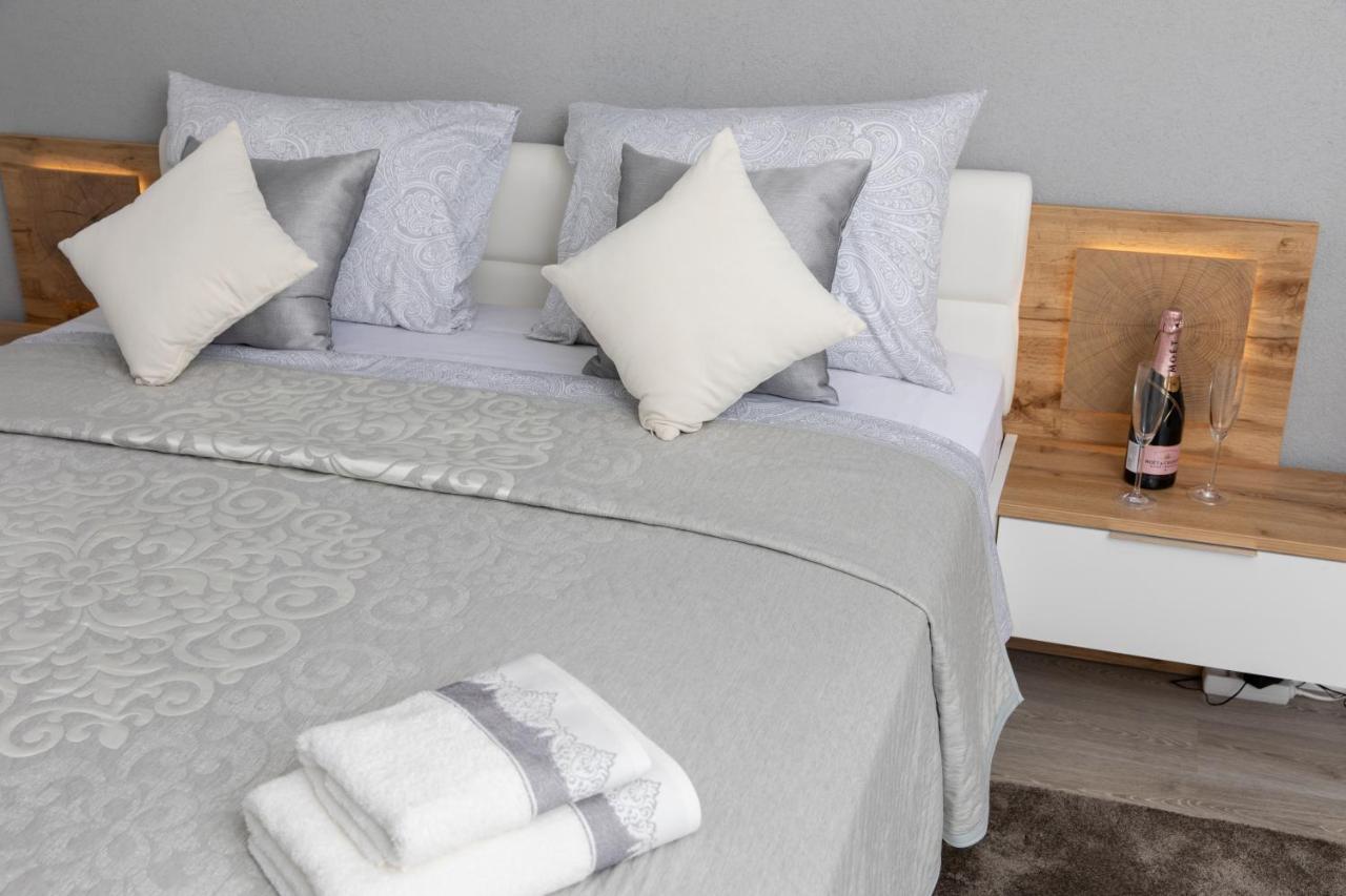 Apartmans Ozrenka Tučepi Extérieur photo