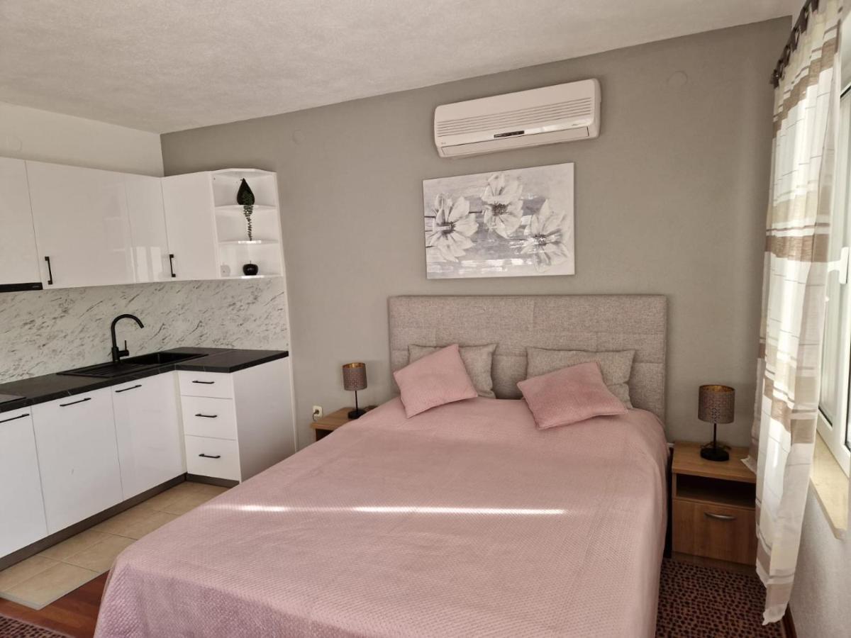 Apartmans Ozrenka Tučepi Extérieur photo